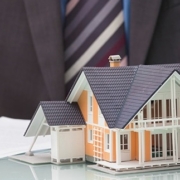 Verona – Contrasto all’abusivismo nell’intermediazione immobiliare