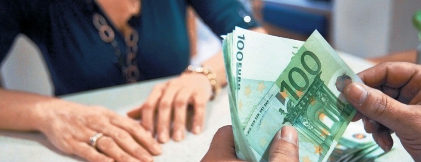 DIFFERENZIALI FRA I TASSI- variazione dei prestiti alle imprese e crediti alle famiglie