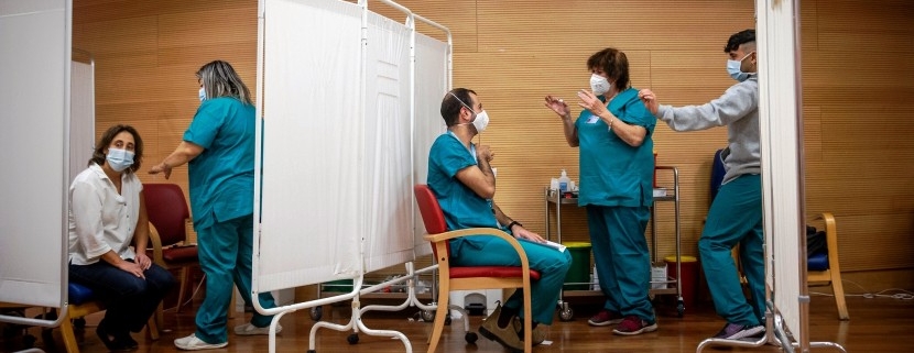 nuovo decreto, obbligo vaccino per over 50 e green pass per lavorare