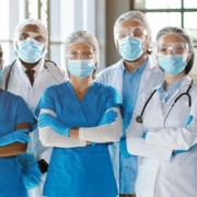 italia sanità pubblica mancano 30mila medici e 70mila infermieri