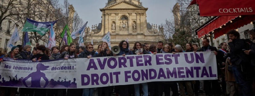 Aborto: via libera del Senato francese alla Costituzione