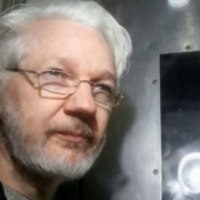 Julian Assange: detenuto in Inghilterra in attesa di estradizione