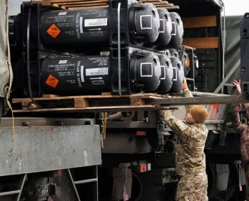 Gli Stati Uniti hanno approvato un pacchetto di aiuti all'Ucraina