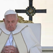 Papa Francesco: “Non volevo offendere i seminaristi gay”