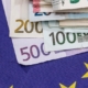 Lo stipendio base di un europarlamentare è di 10.075,18 euro lordi al mese