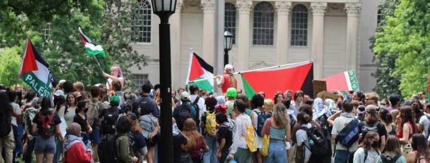 La tensione sale nelle università americane: proteste, scontri e arresti