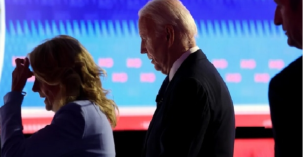 La performance di Joe Biden al dibattito è stata "così negativa, così terribile" ha dichiarato Bob Woodward