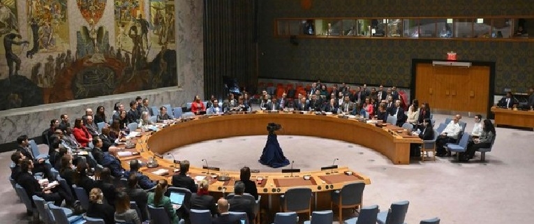 Il Consiglio di Sicurezza delle Nazioni Unite ha approvato il piano di pace proposto dagli Stati Uniti per il cessate il fuoco nella Striscia di Gaza.