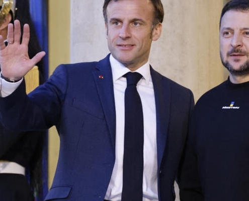 Durante l'incontro tra Volodymyr Zelensky, Emmanuel Macron e Joe Biden,i tre leader hanno discusso l'avvio dei negoziati formali per l'adesione dell'Ucraina all'UE