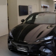 L’Unione Europea aumenterà i dazi sulle auto elettriche cinesi