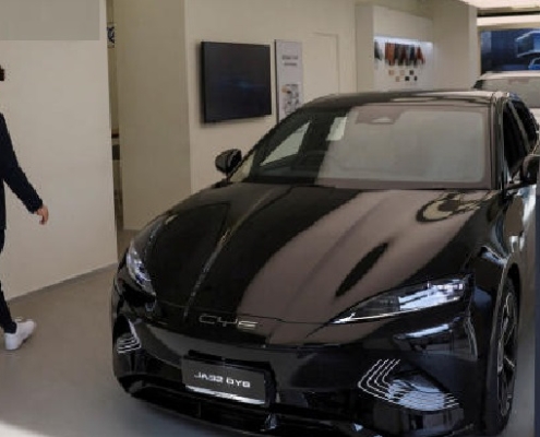 L’Unione Europea aumenterà i dazi sulle auto elettriche cinesi