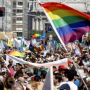 Schlein critica Meloni: Onda Pride e politica italiana