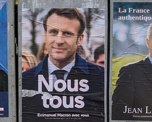 Francia: 218 Candidati Ritirati per Fermare Rassemblement National