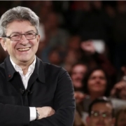 Mélenchon promette di aumentare la spesa pubblica e tasse