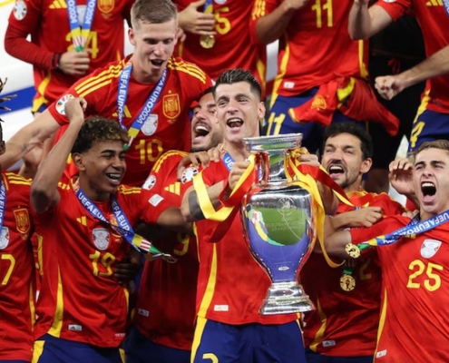 La Spagna Vince gli Europei: 2-1 Contro l'Inghilterra