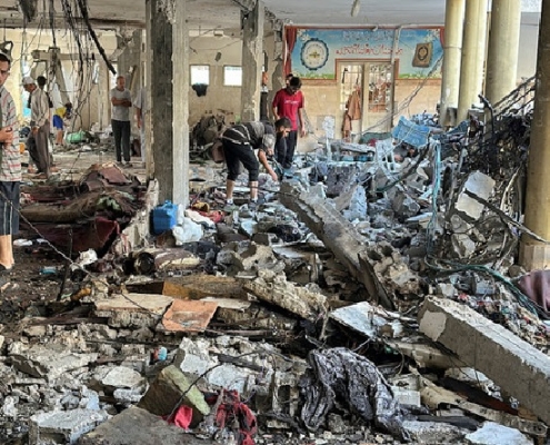 Israele attacca scuola a Gaza: 93 morti confermati