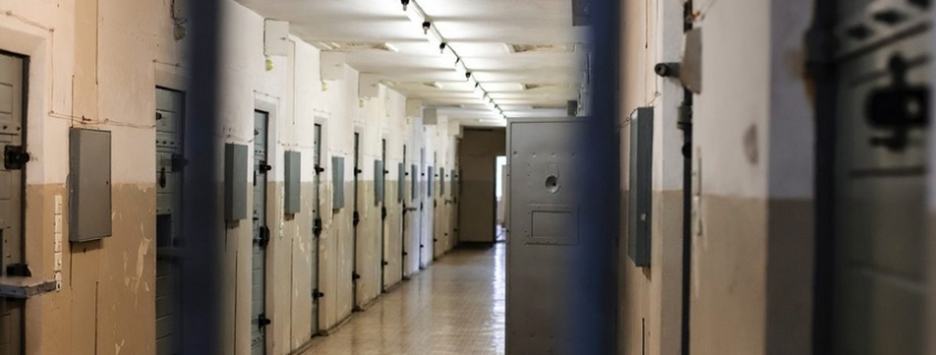 Decreto Carceri Legge: Misure Alternative e Critiche del Centrosinistra