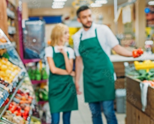 Lavoro Domenicale nel Contratto Commercio: Differenze tra Accordi Aziendali