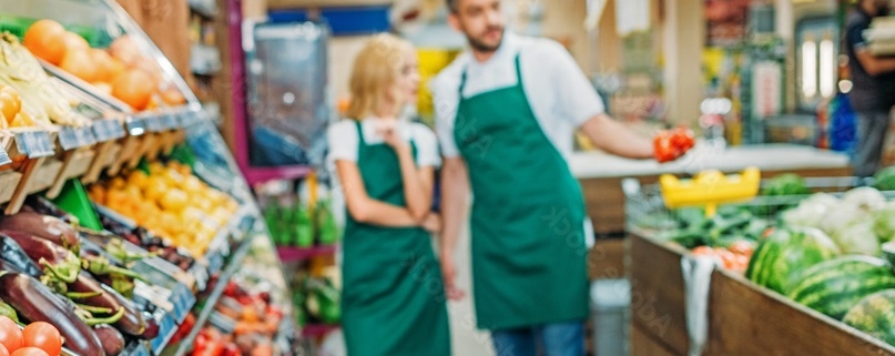 Lavoro Domenicale nel Contratto Commercio: Differenze tra Accordi Aziendali