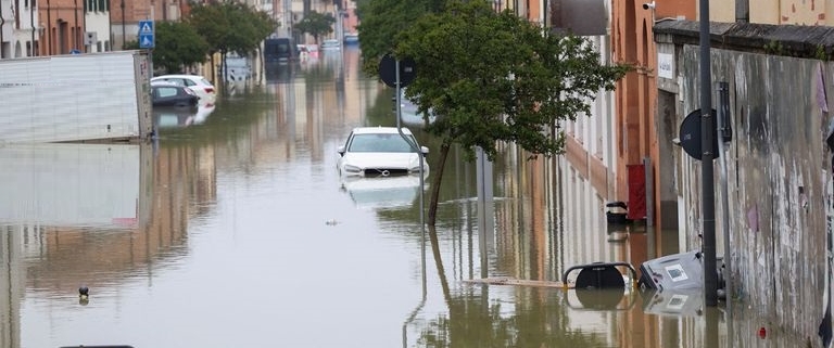 Alluvione in Emilia-Romagna, migliaia di sfollati e danni ingenti