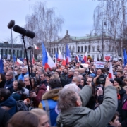 Democrazia in Europa: si indebolisce e crescono minacce interne