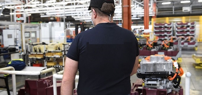 Lavoratori italiani preoccupati: Stellantis sposta produzione all'estero