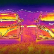 Nissan sviluppa vernice speciale: auto più fresche d'estate