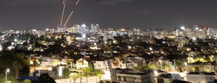 Iran attacca Israele con missili ipersonici: escalation del conflitto