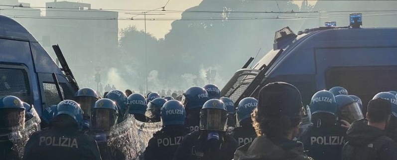 Manifestazione pro Palestina, violenti scontri con la polizia