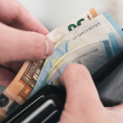 Manovra economica: tagli ai bonus casa e aumento accise