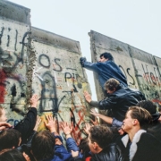 Muro di Berlino, 9 novembre 1989, la caduta del Muro svolta storica