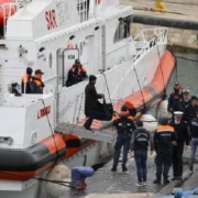 Migranti e nuove tensioni: scontro tra governo e magistratura italiana