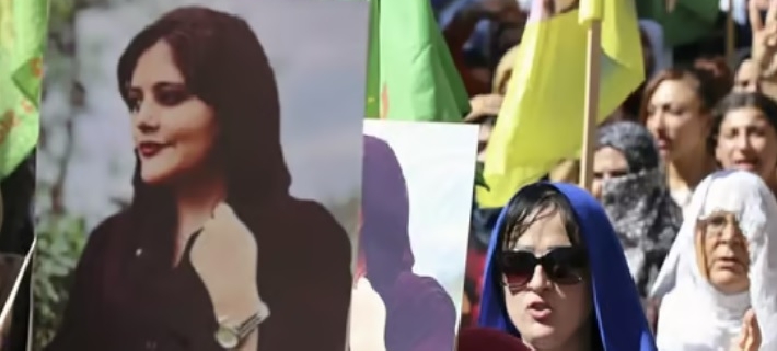 Le masse possono rovesciare un regime ai giorni nostri?