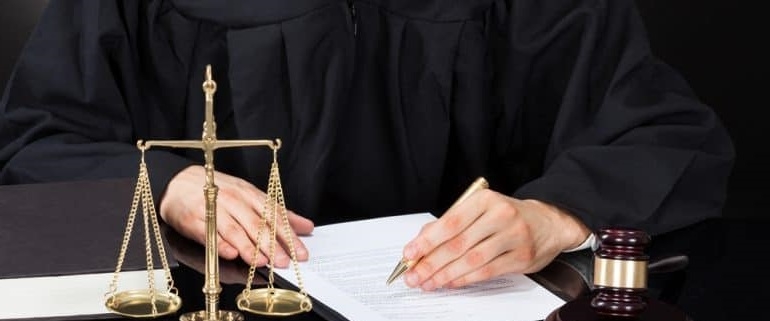 Riforma costituzionale magistrati: separazione carriere, luci e ombre