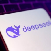 Titoli tech crollano: DeepSeek sconvolge il mercato globale
