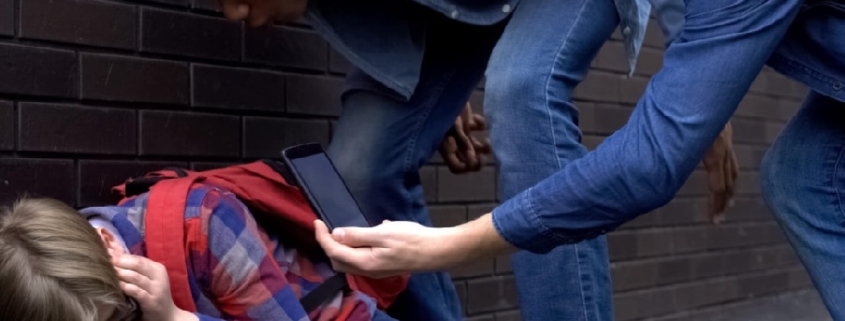 Violenza Giovanile: Una Piaga Globale e le Strategie per Affrontarla