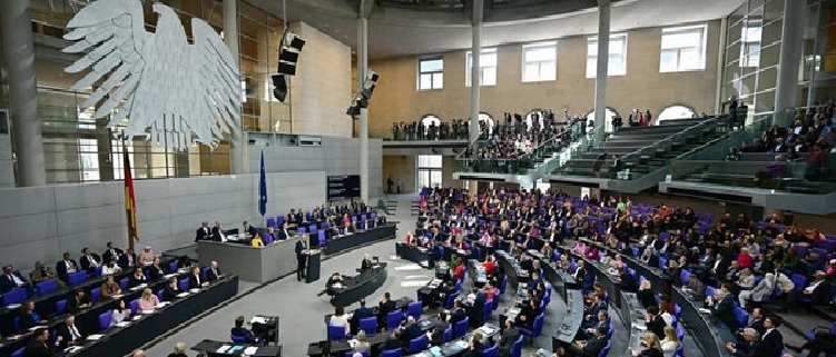 Germania: Fondo 500 miliardi, neutralità climatica entro il 2045