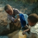 Ogni giorno, mille bambini muoiono per mancanza d'acqua