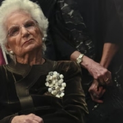 Liliana Segre: Il coraggio della verità in un mondo che vacilla