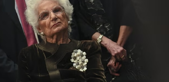 Liliana Segre: Il coraggio della verità in un mondo che vacilla