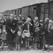 Dalla memoria dell’Olocausto alla disumanizzazione di oggi