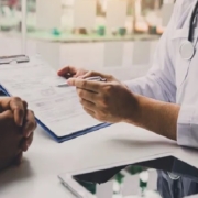 Prevenzione e famiglia: il nodo della comunicazione genetica in Italia