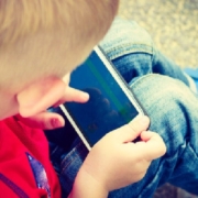 Fuori dalla stanza. Aiutare i figli a ritrovare la libertà di crescere