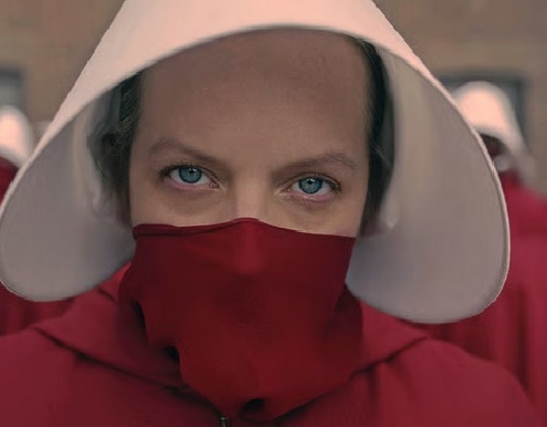 Il Racconto dell’Ancella: quando la distopia ci guarda negli occhi