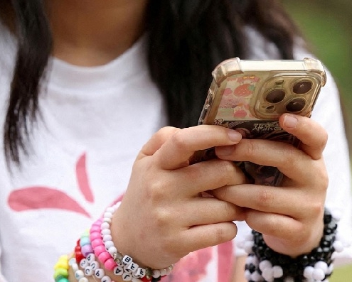 Australia spegne i social ai minori: è tempo di farlo anche in Italia?