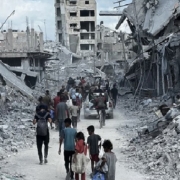 Crescere con la guerra: quando l’indifferenza diventa il vero fronte