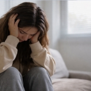 Disagio psichico: tra speranze, abbandono e riforme incomplete. La salute mentale è un diritto. Una battaglia ancora aperta