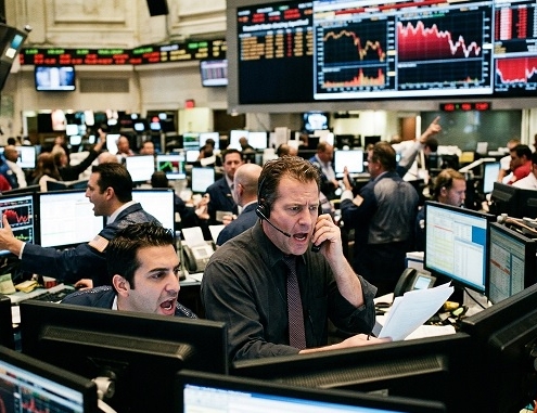 Wall Street trema per Trump e il petrolio in fiamme. La linea che separa la geopolitica dalla finanza appare ormai sottilissima