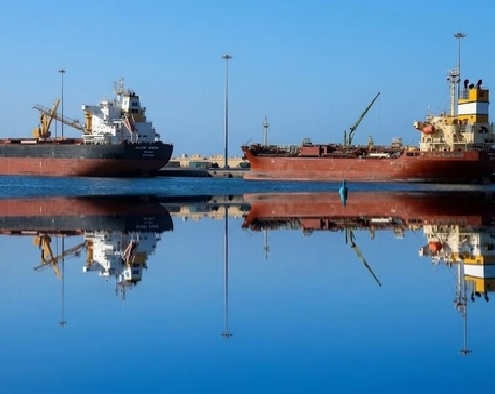 Petrolio, Hormuz e benzina: perché il prezzo alla pompa resta alto? Il mercato continua a temere una nuova interruzione